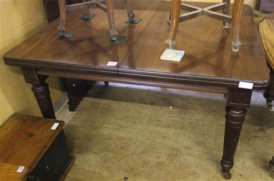 Late Victorian extending dining table